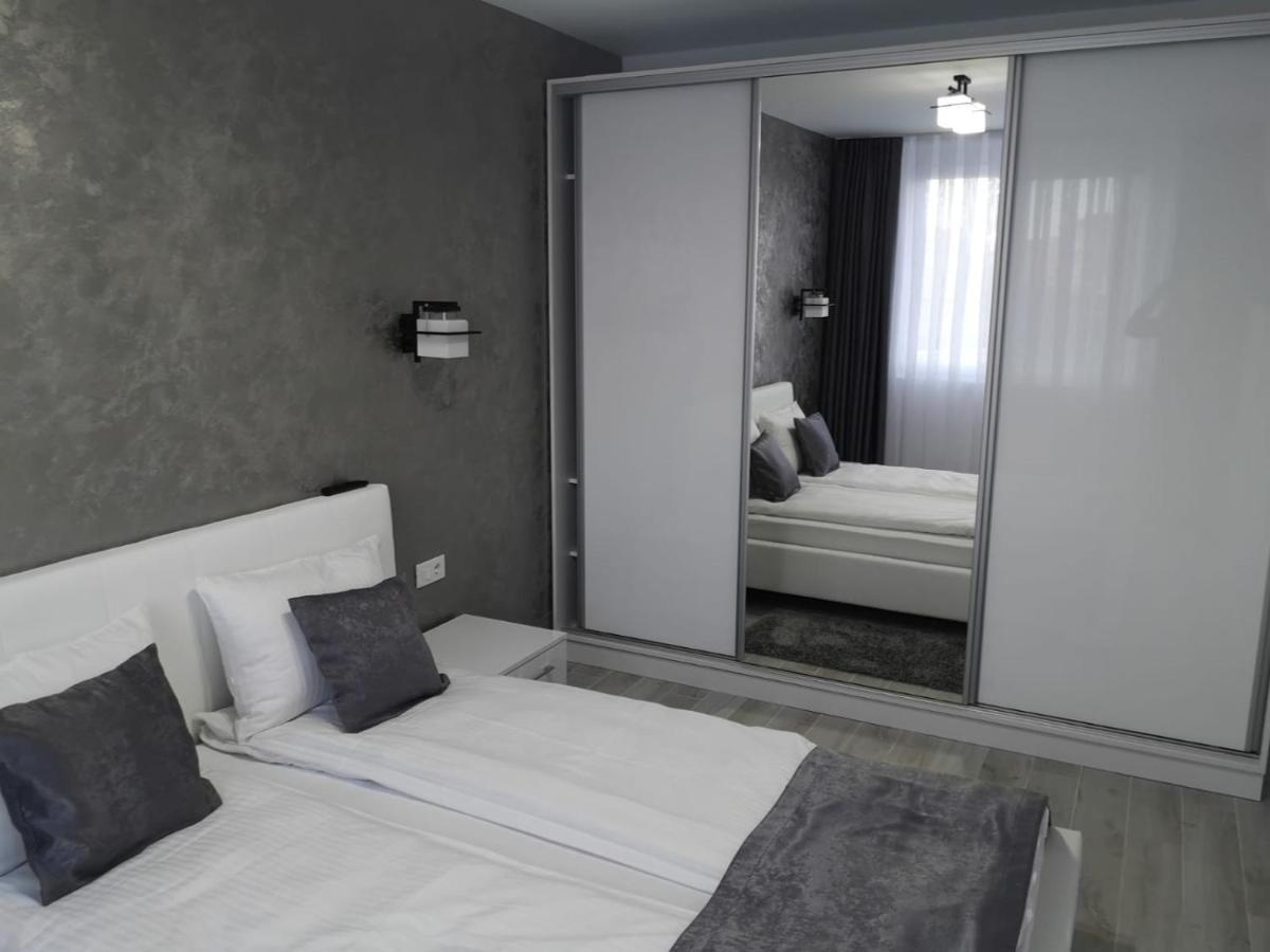 Gala Residence in Oradea Exterior foto